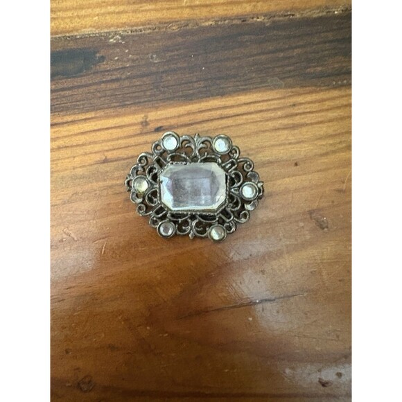 Vintage Gold Tone Ornate Faceted Crystal Filigree Brooch Pin Scarf Jewelry 2" - Picture 2 of 6